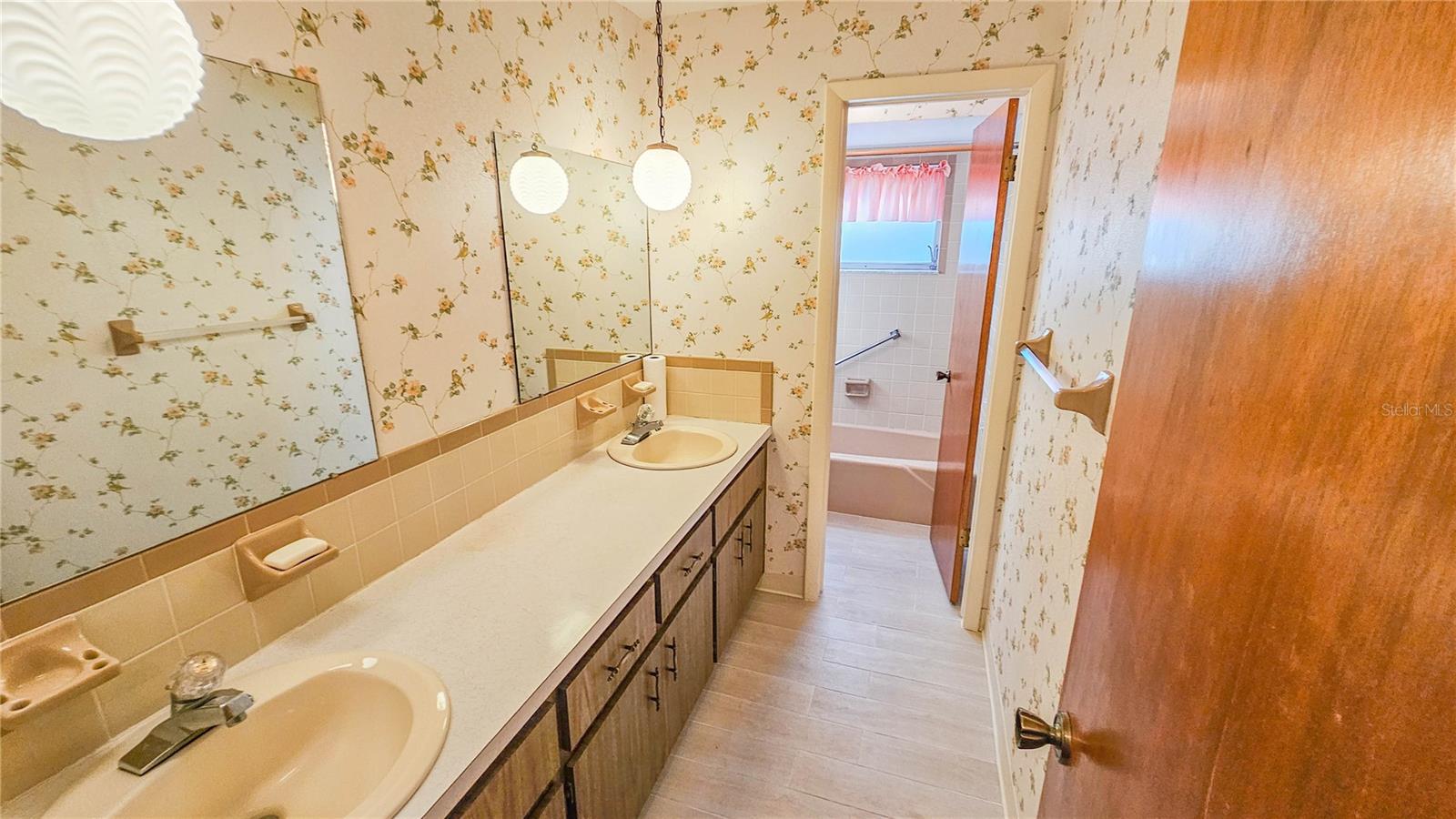 TENAGLIA ESTATES - Residential