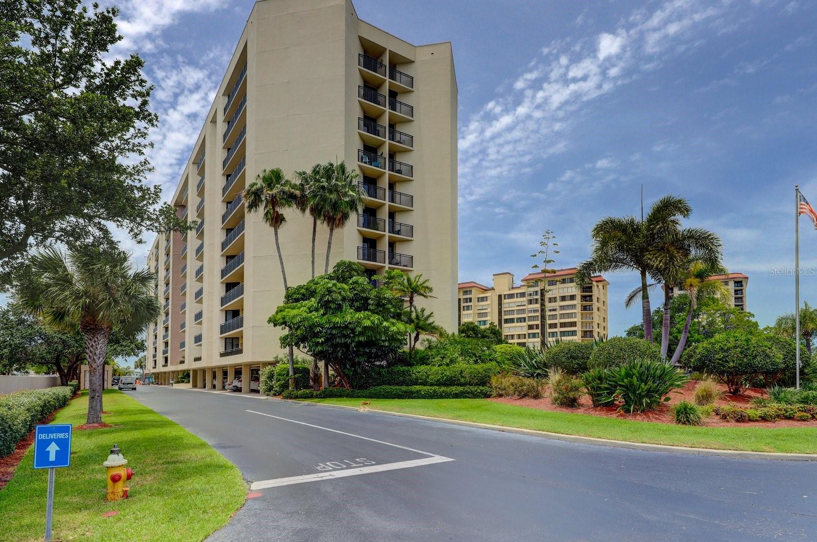 690 ISLAND WAY 812