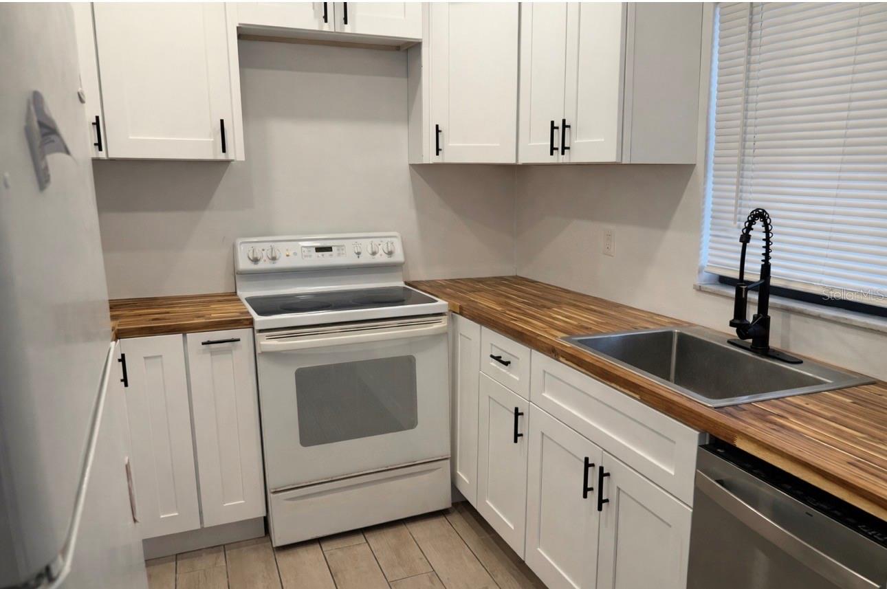 DAYTONA BEACH GOLF & COUNTRY CLUB - Residential