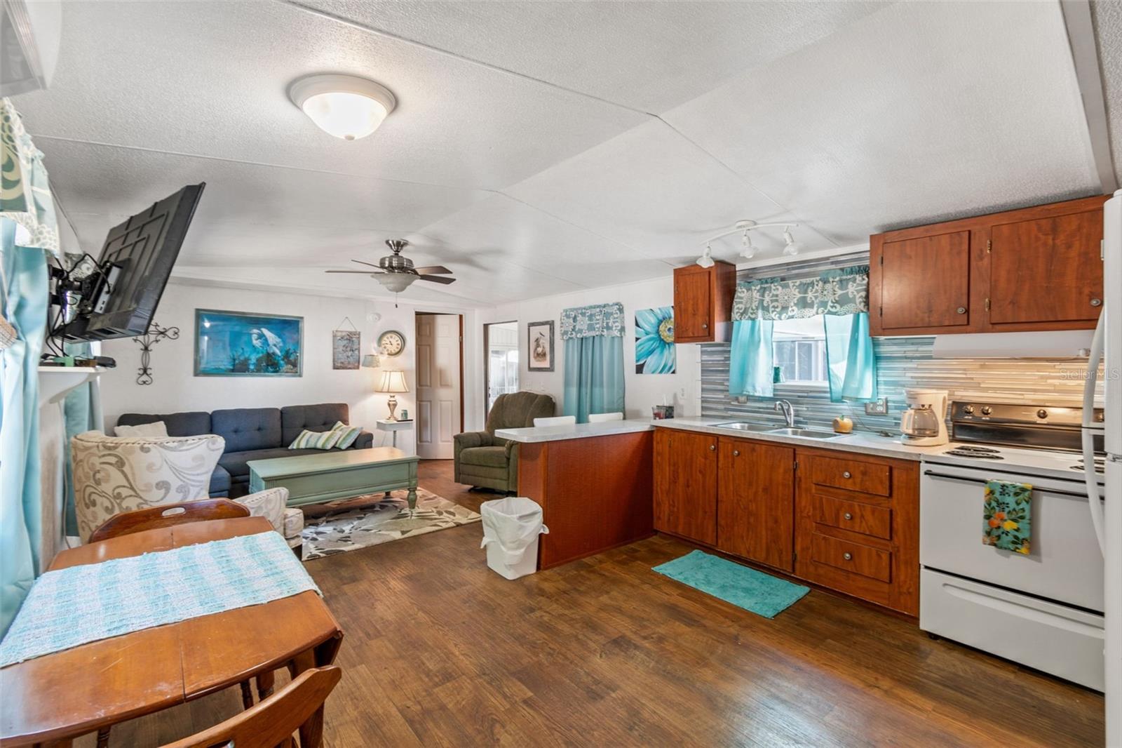 CANDLELIGHT GROVES - Residential