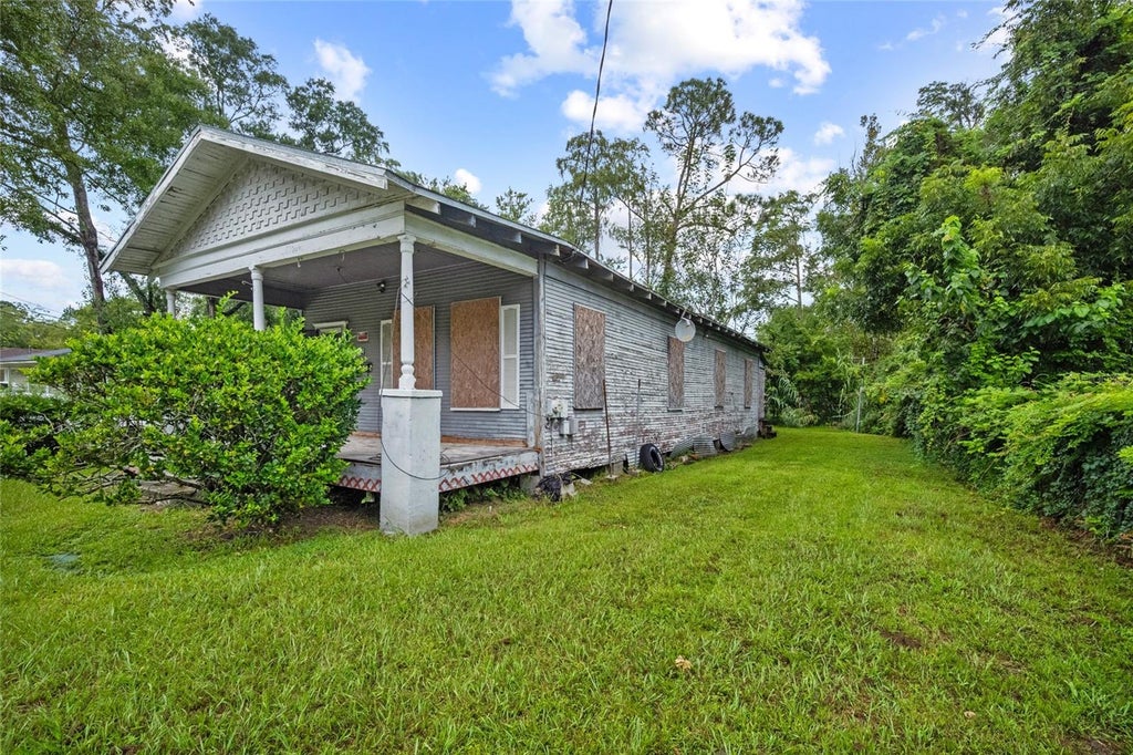 Photo of 2117 Tuskegee Road, Jacksonville, FL 32209 (MLS # O6437612)