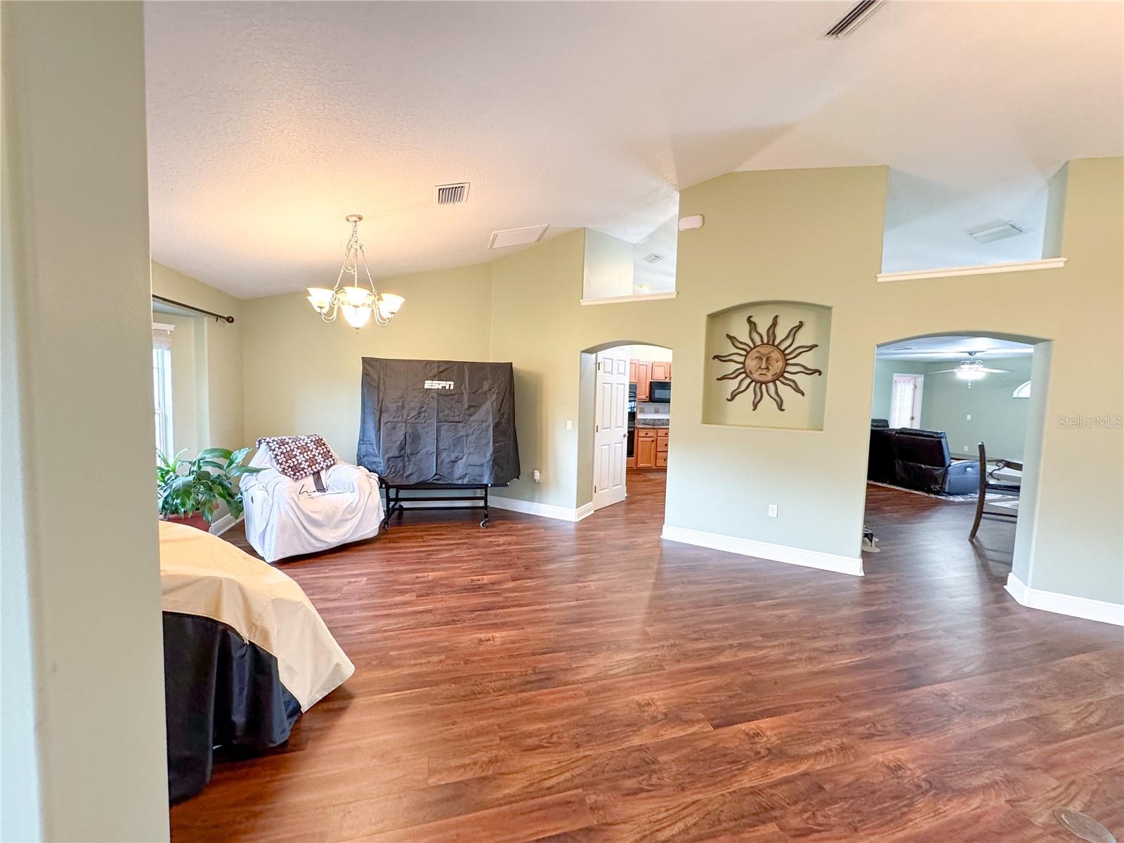 SILVER MDWS NORTH - Residential