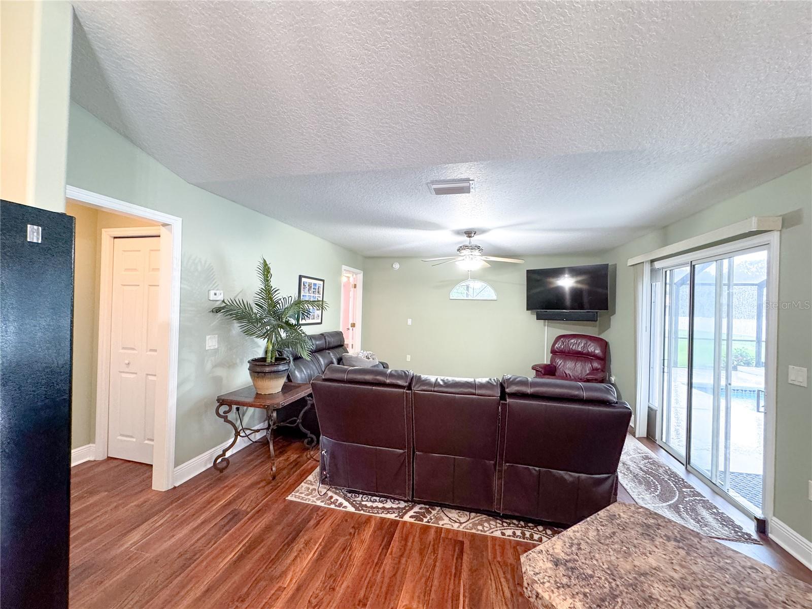 SILVER MDWS NORTH - Residential