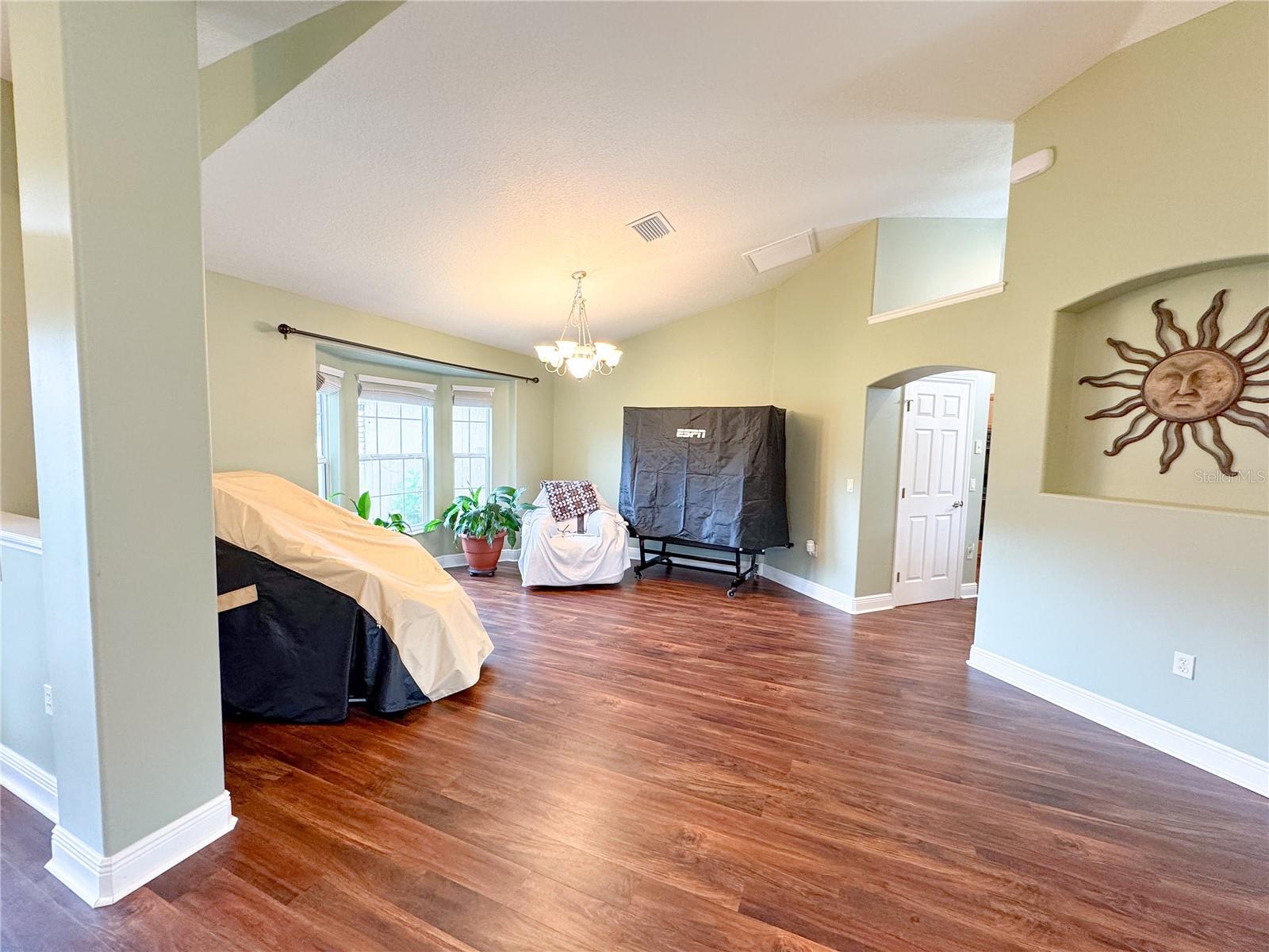 SILVER MDWS NORTH - Residential