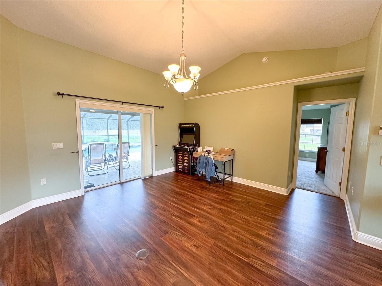 SILVER MDWS NORTH - Residential