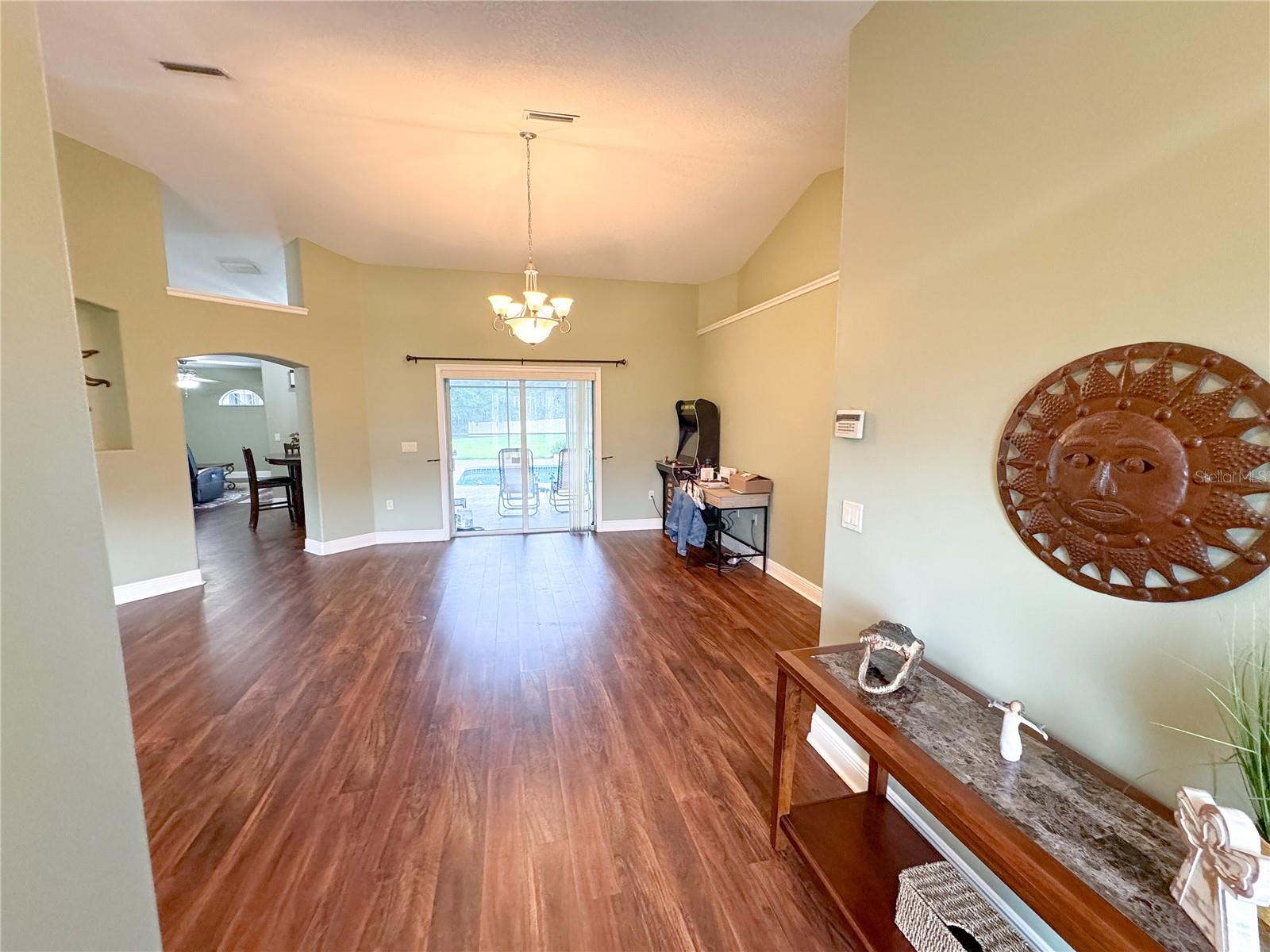 SILVER MDWS NORTH - Residential