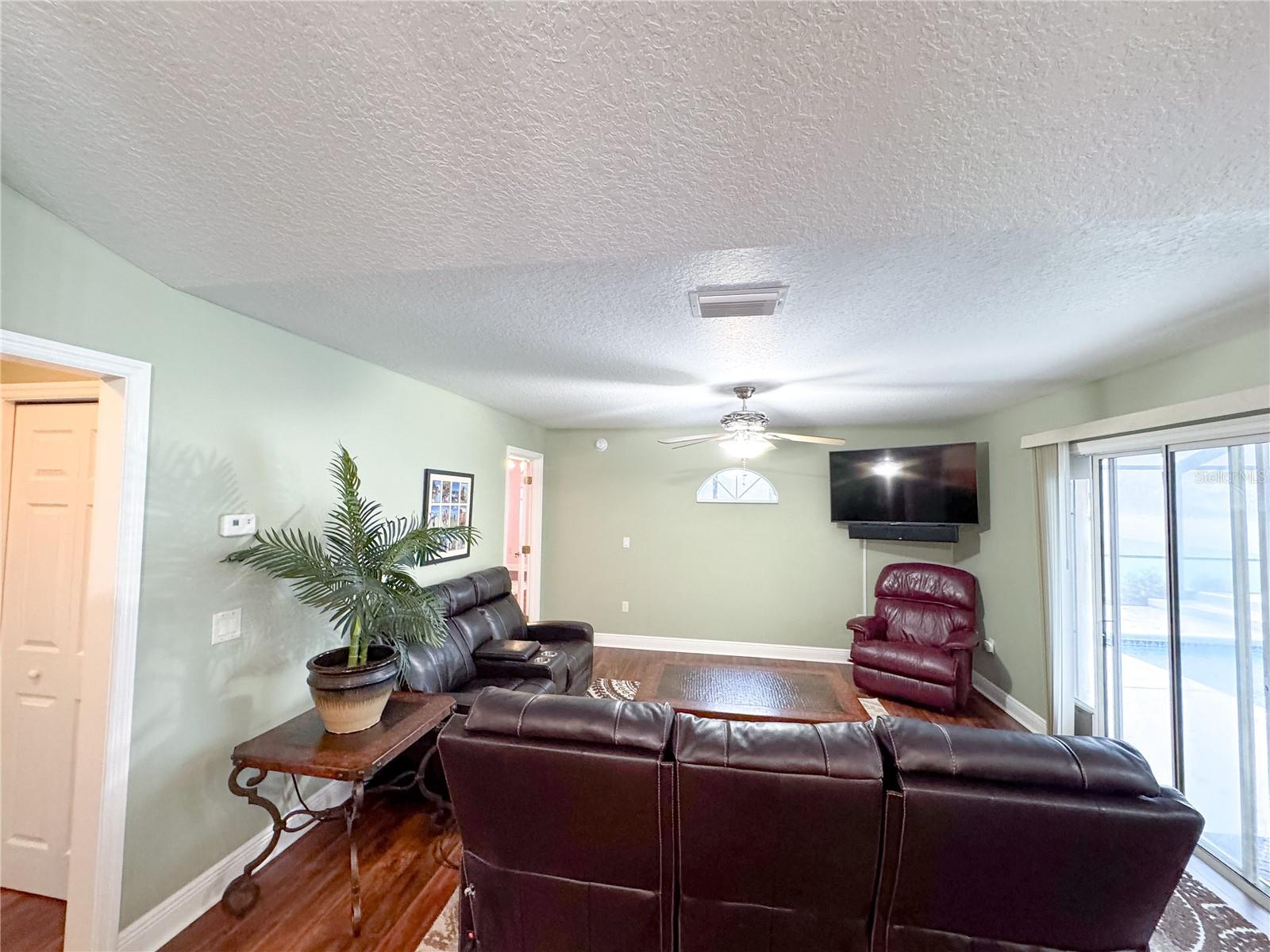 SILVER MDWS NORTH - Residential