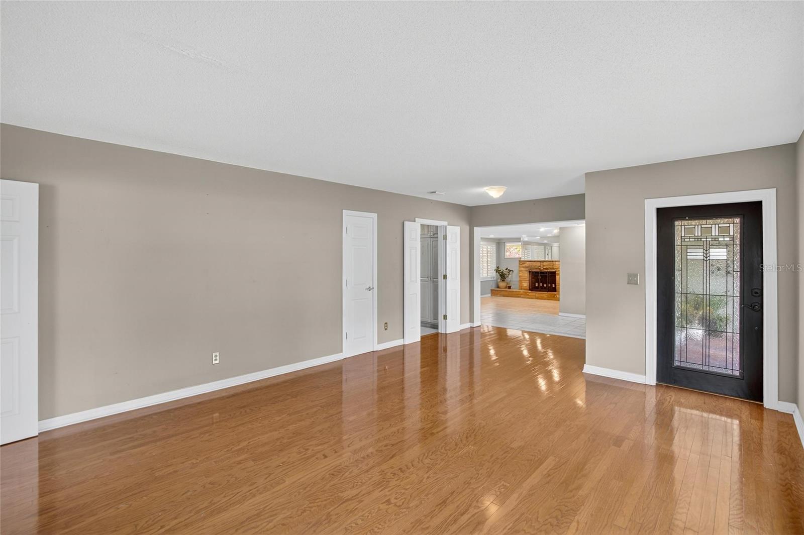 SUNSET PARK - Residential Lease