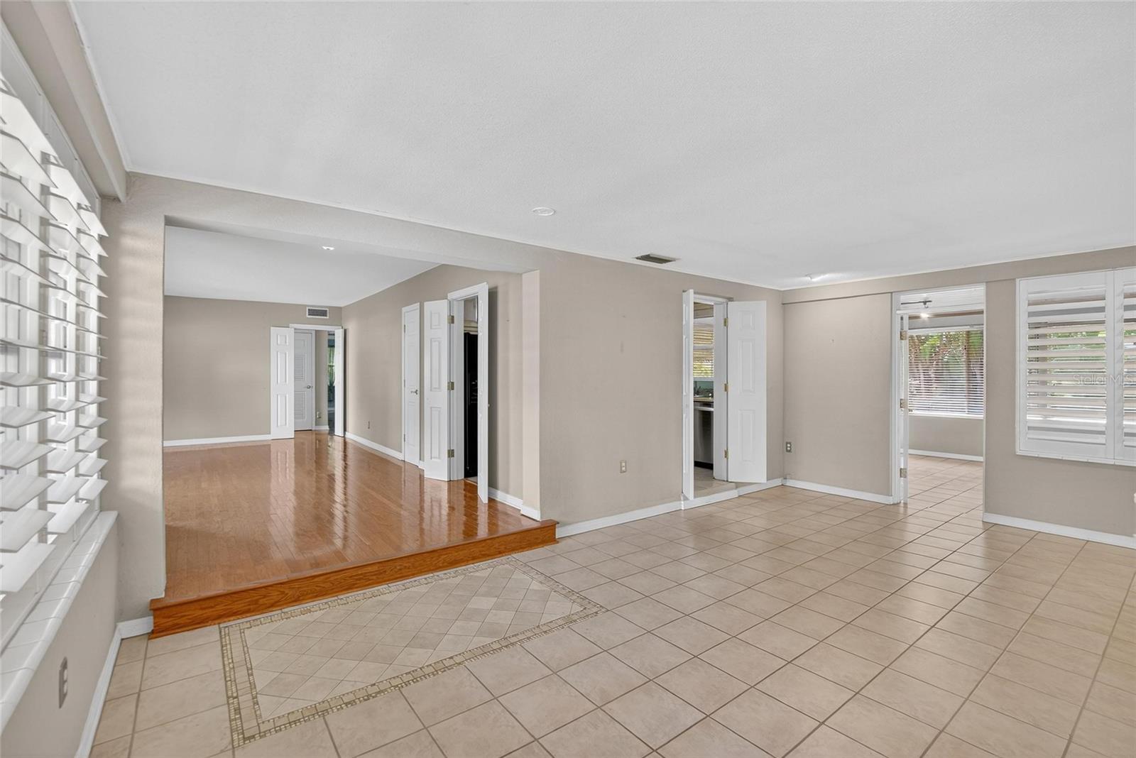 SUNSET PARK - Residential Lease