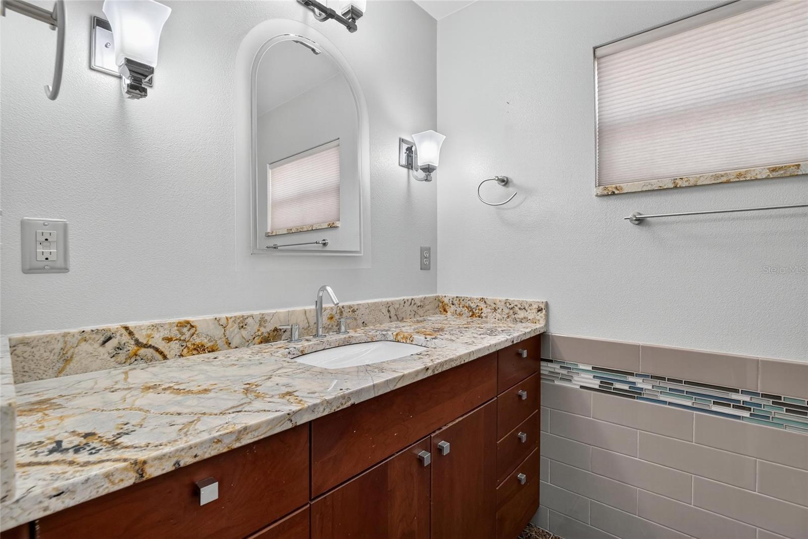 SUNSET PARK - Residential Lease