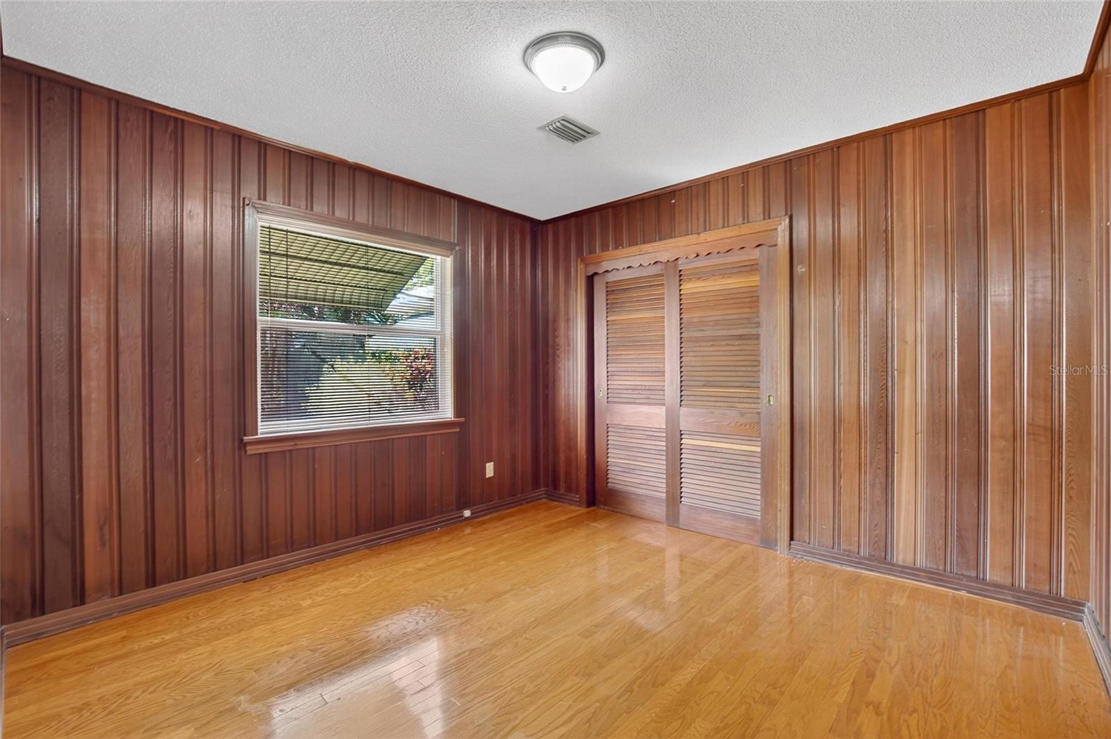 SUNSET PARK - Residential Lease