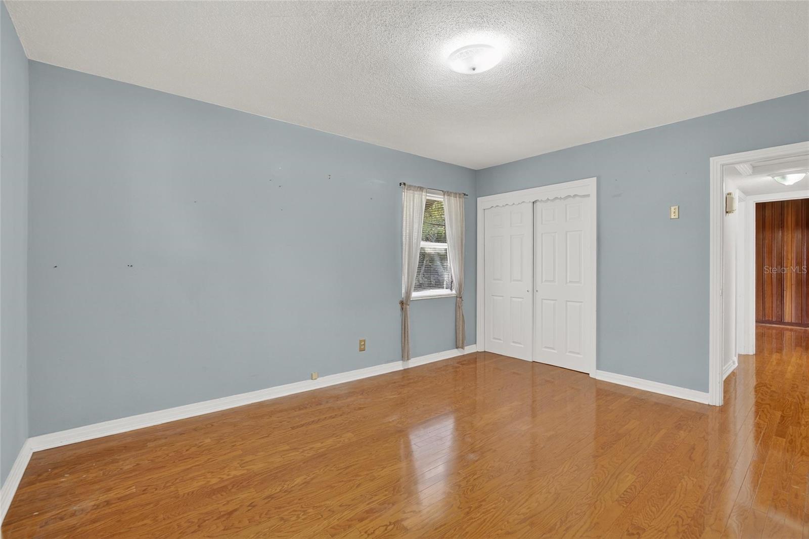 SUNSET PARK - Residential Lease