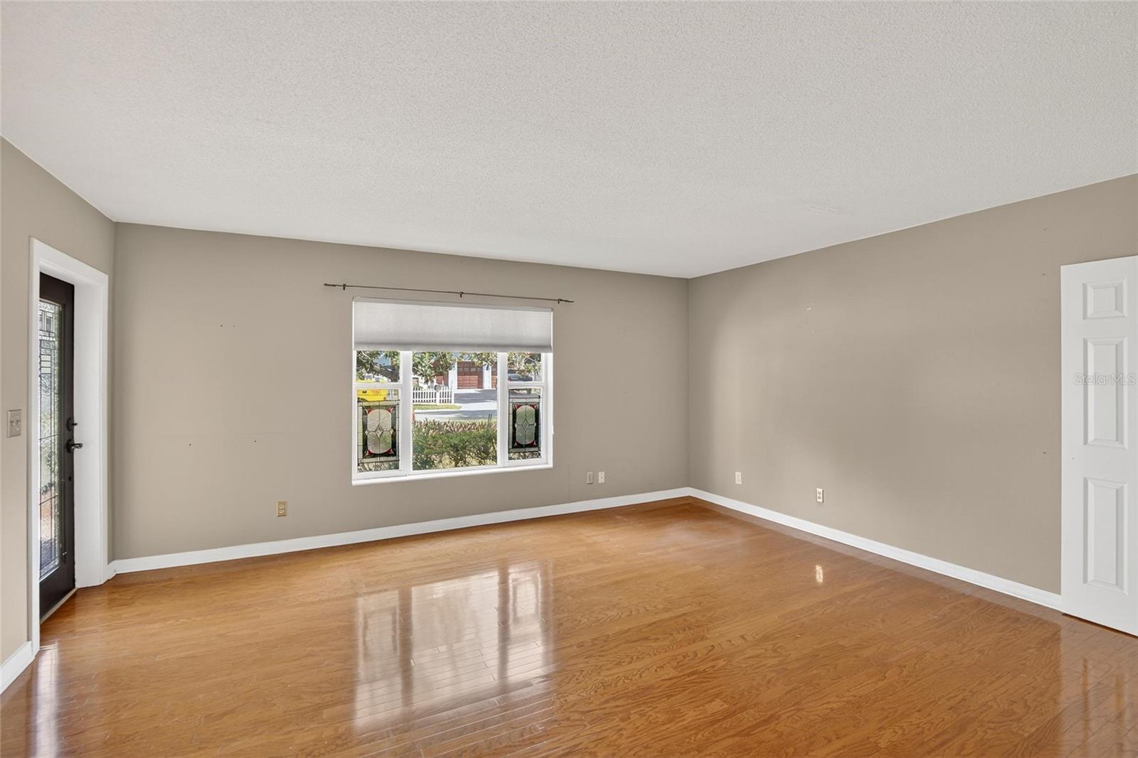 SUNSET PARK - Residential Lease