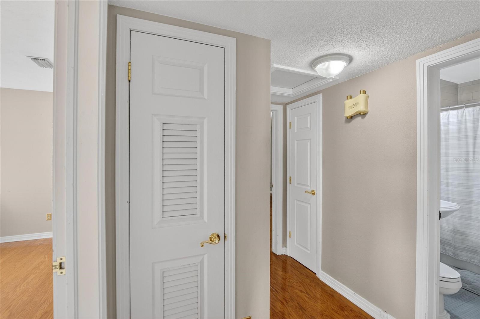 SUNSET PARK - Residential Lease