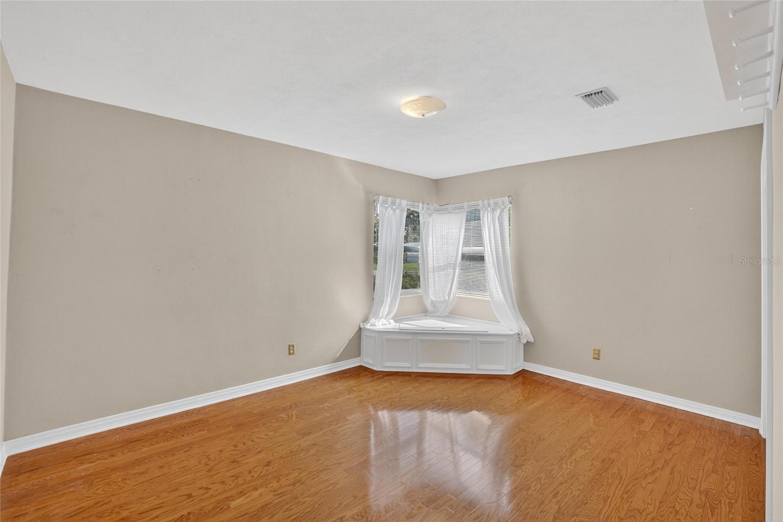 SUNSET PARK - Residential Lease