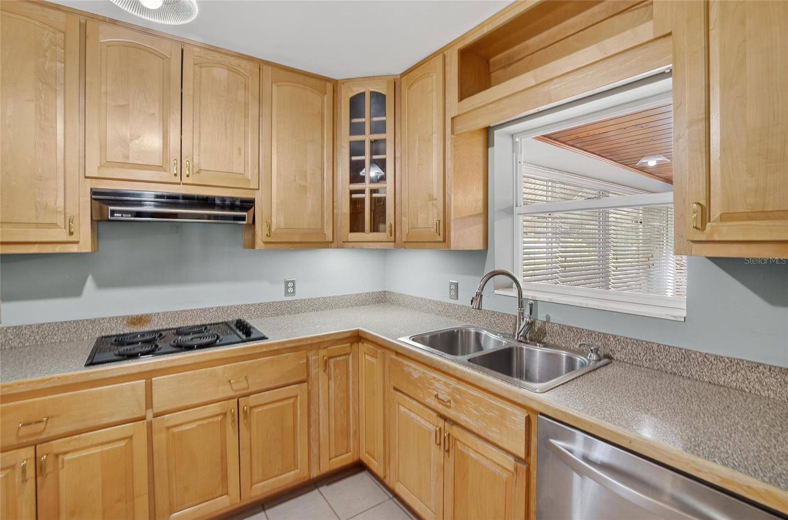 SUNSET PARK - Residential Lease