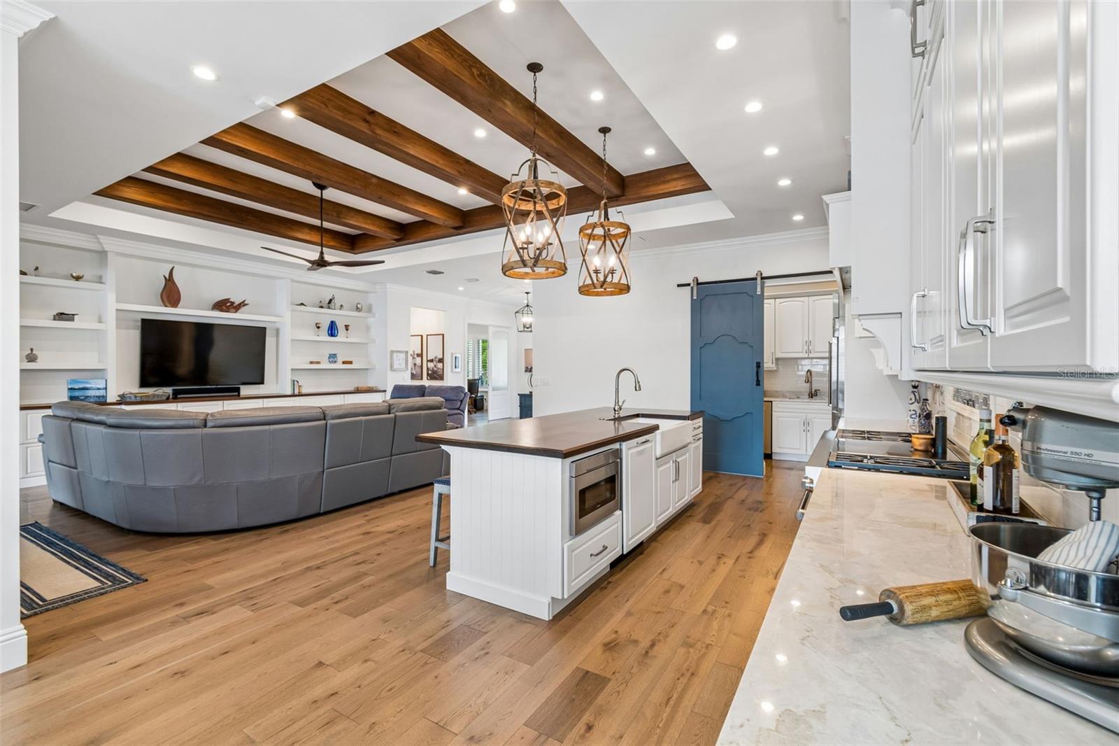 LAKE FOREST PARK - Residential
