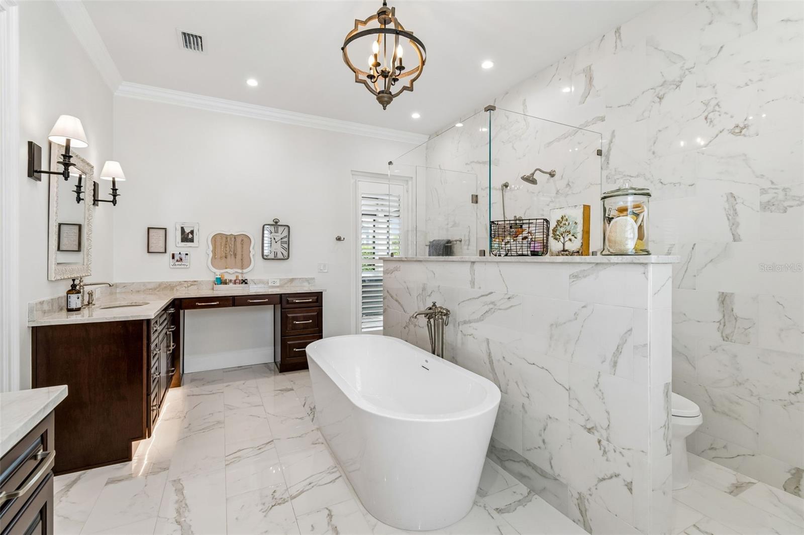 LAKE FOREST PARK - Residential