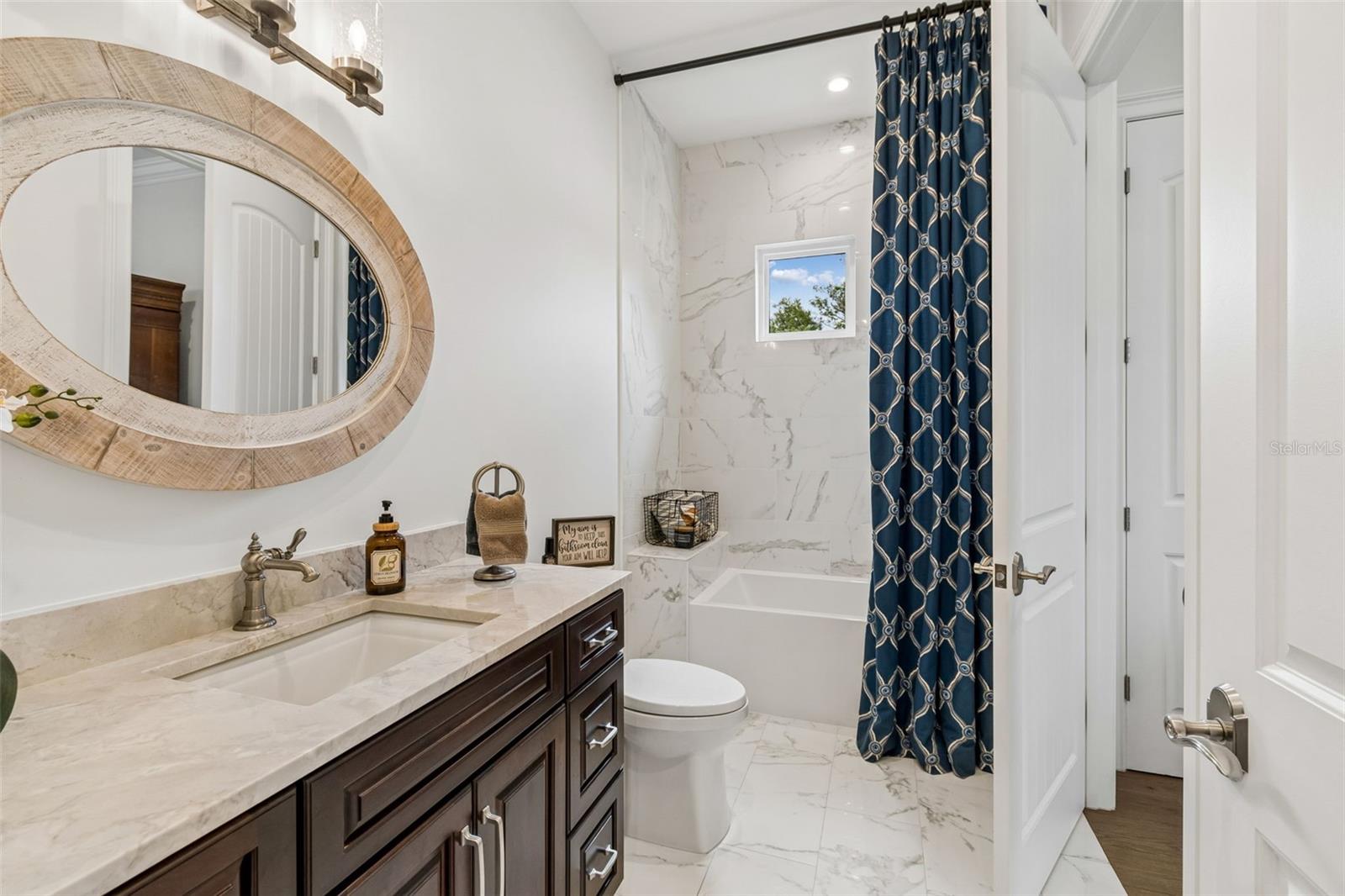 LAKE FOREST PARK - Residential