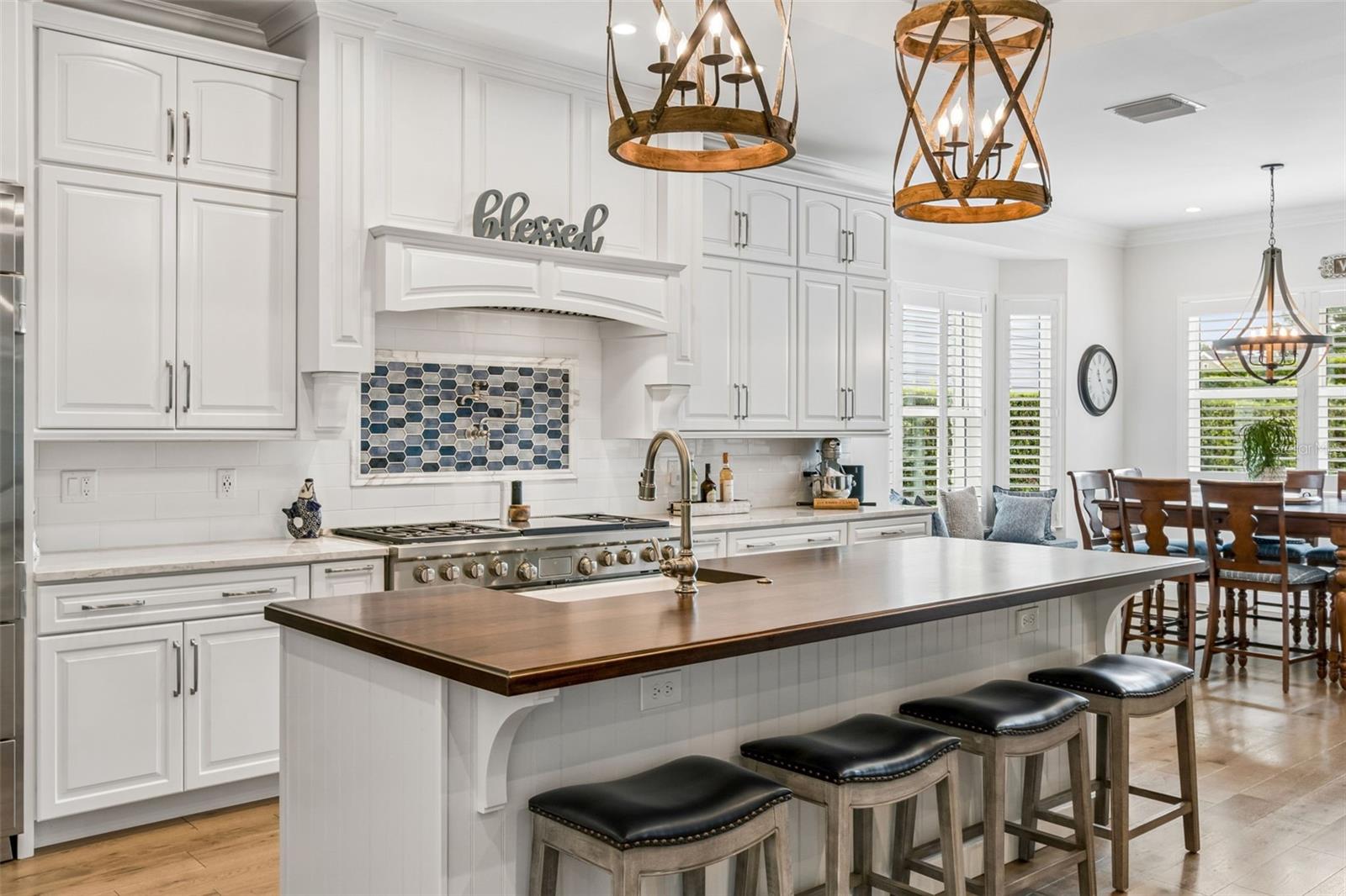 LAKE FOREST PARK - Residential