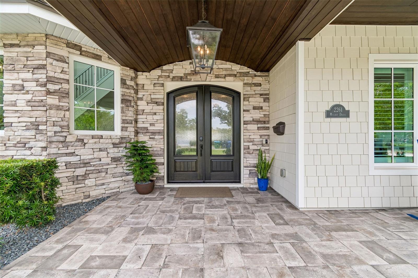 2261 MULBRY DRIVE