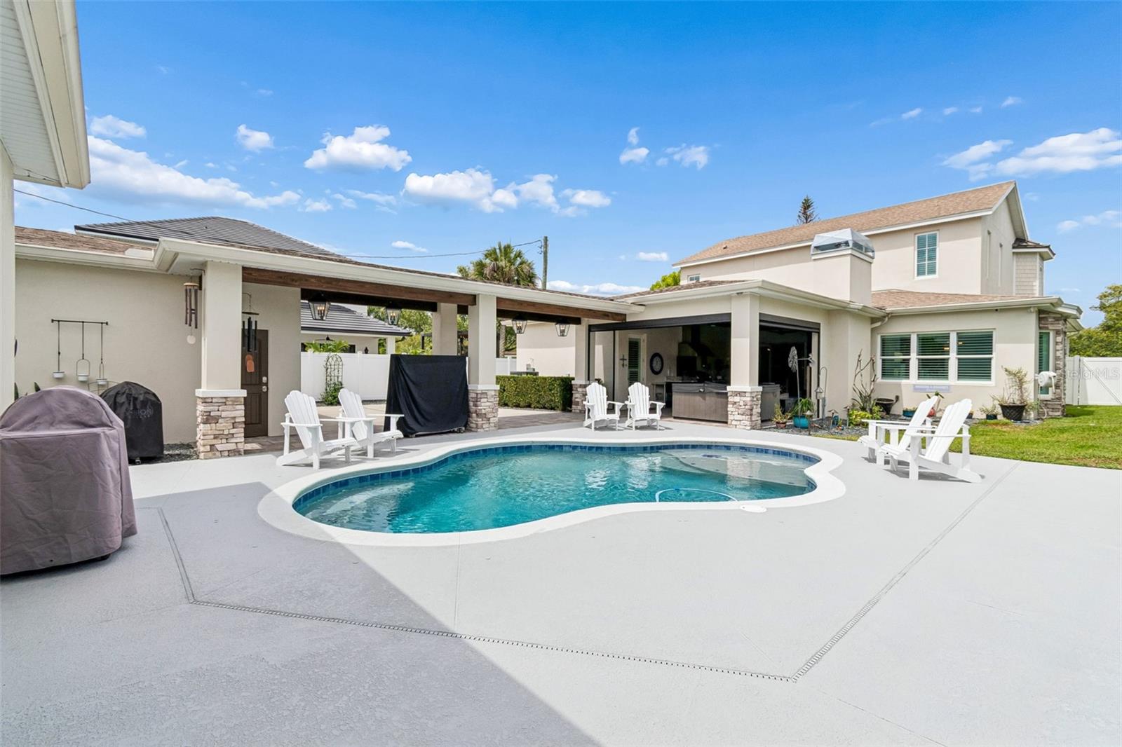 LAKE FOREST PARK - Residential