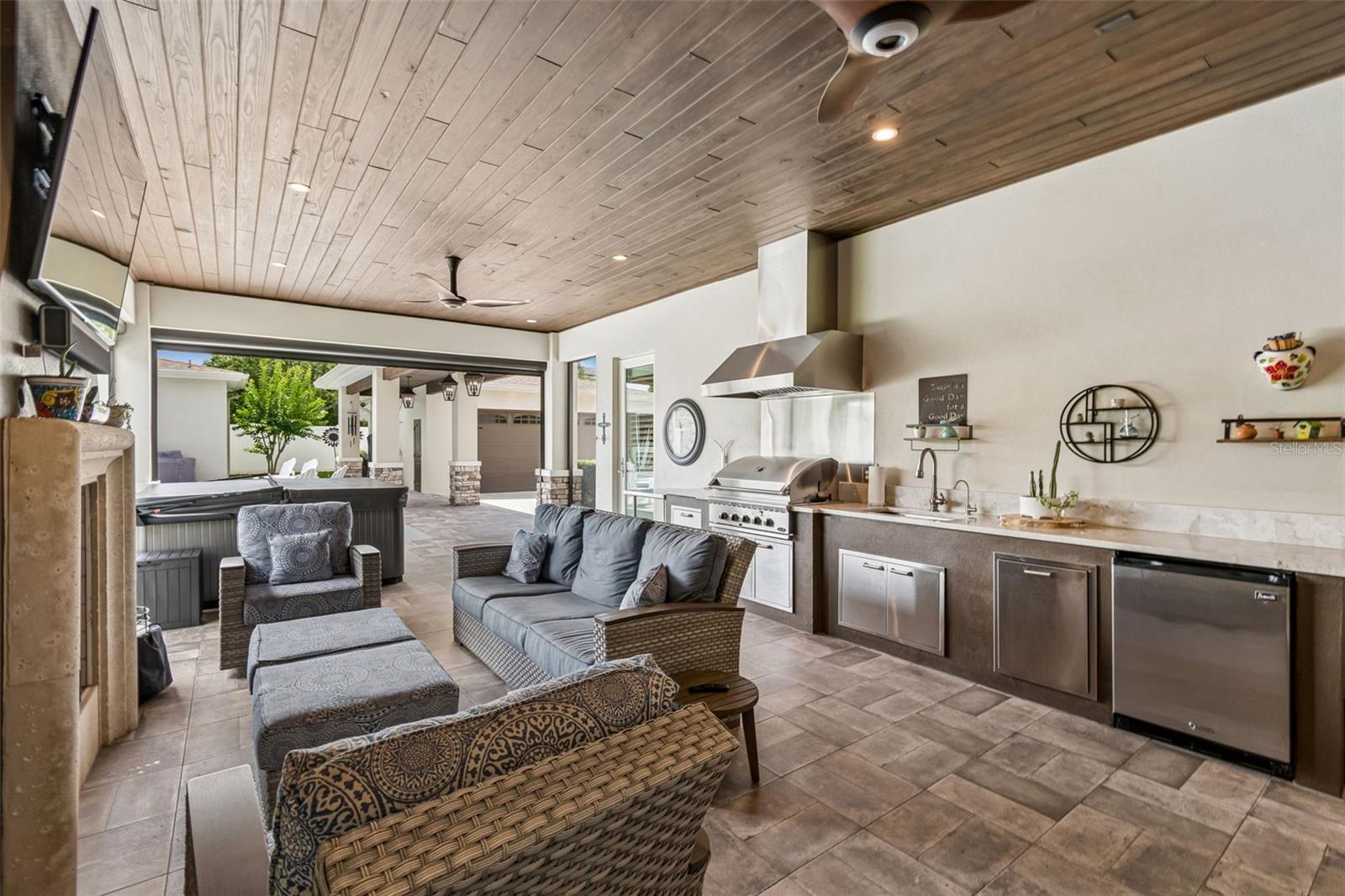 LAKE FOREST PARK - Residential