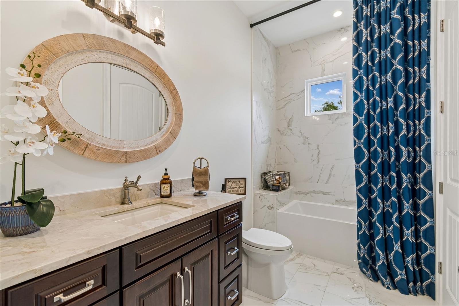 LAKE FOREST PARK - Residential
