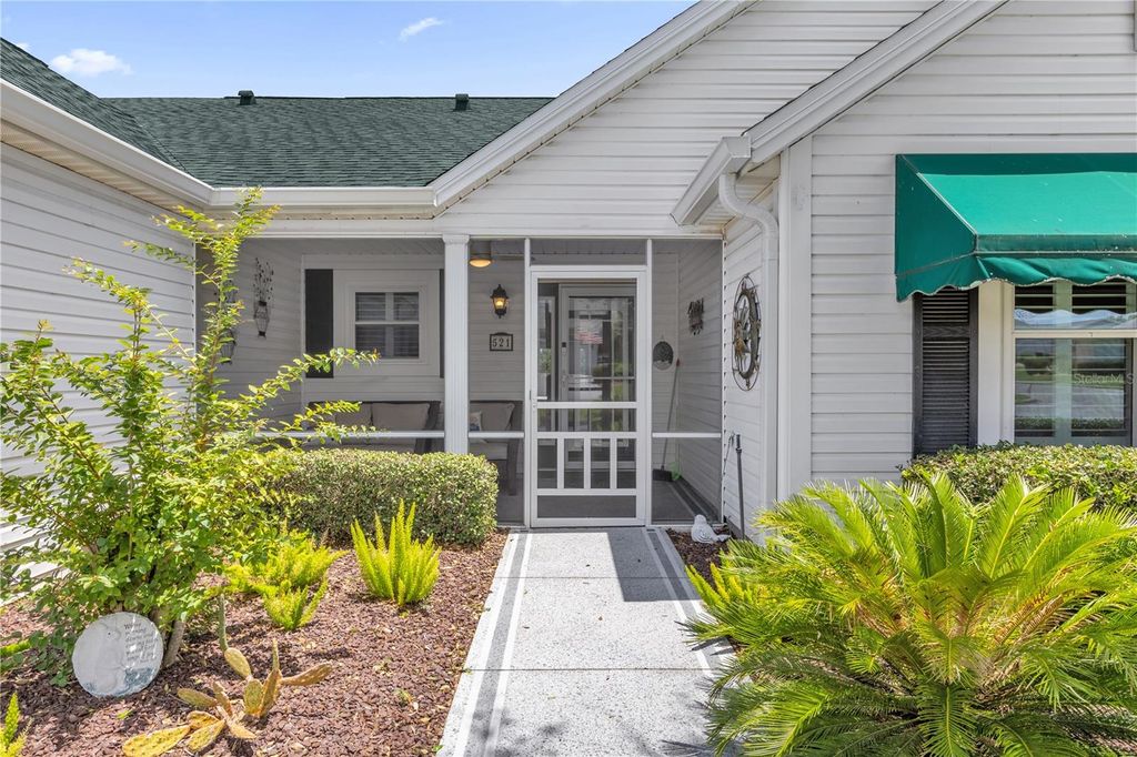 Photo of 521 Carrera Drive, Lady Lake, FL 32159 (MLS # G5112893)