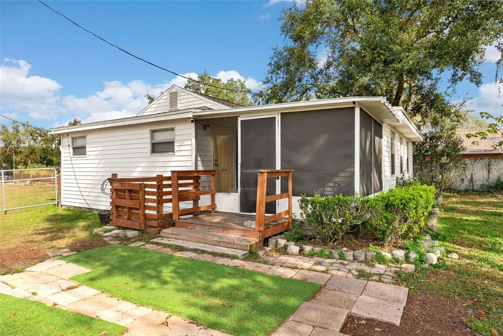 Photo of 3914 Boot Bay Road, Plant City, FL 33563 (MLS # L4958596)