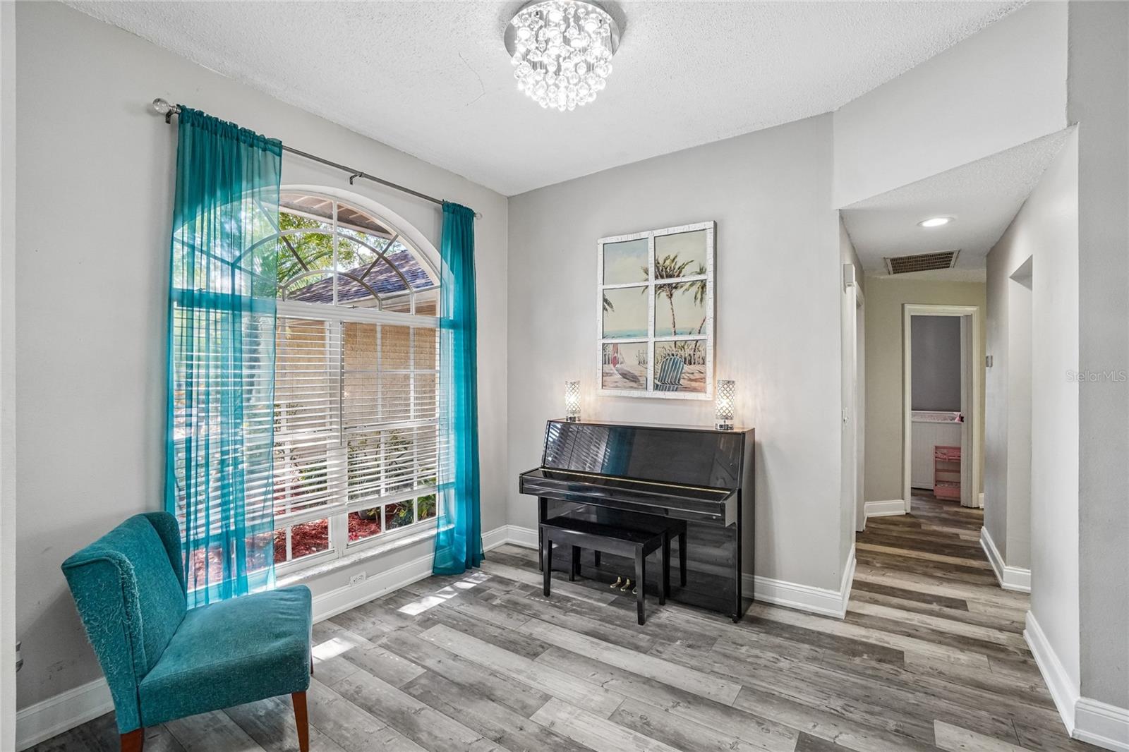 3319 LAURELWOOD COURT