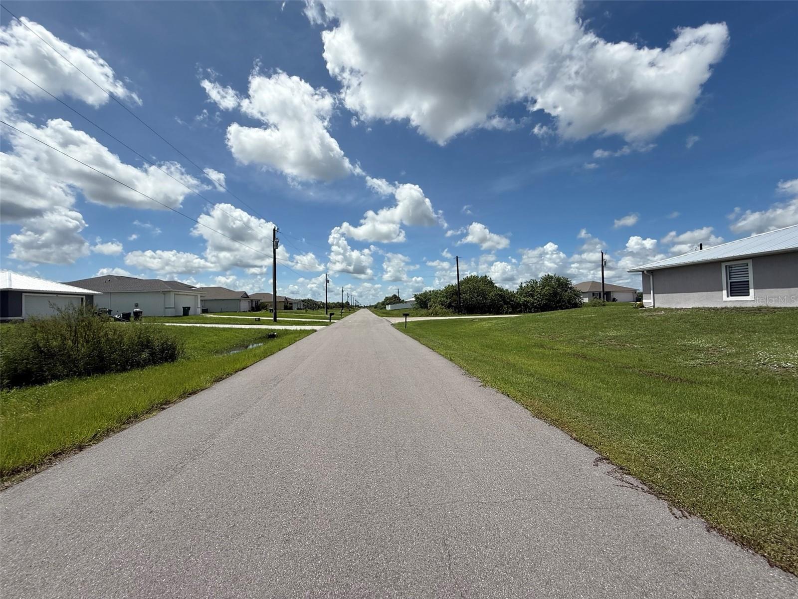 PORT LA BELLE - Land