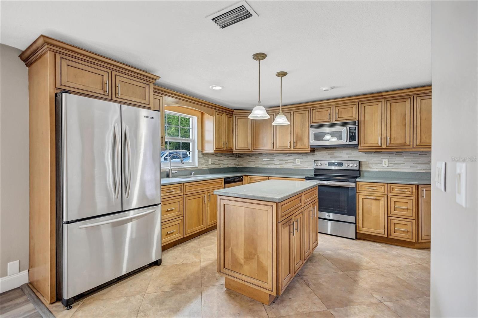 HARBOR HEIGHTS ESTATES - Residential