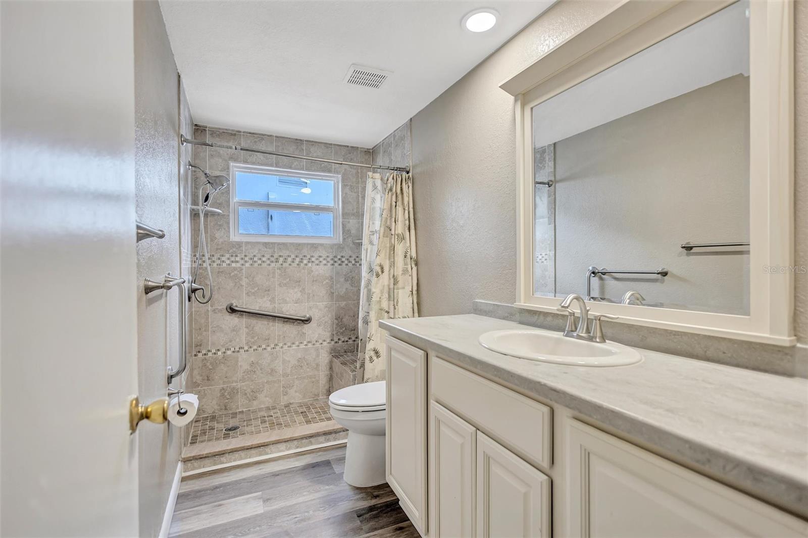 HARBOR HEIGHTS ESTATES - Residential