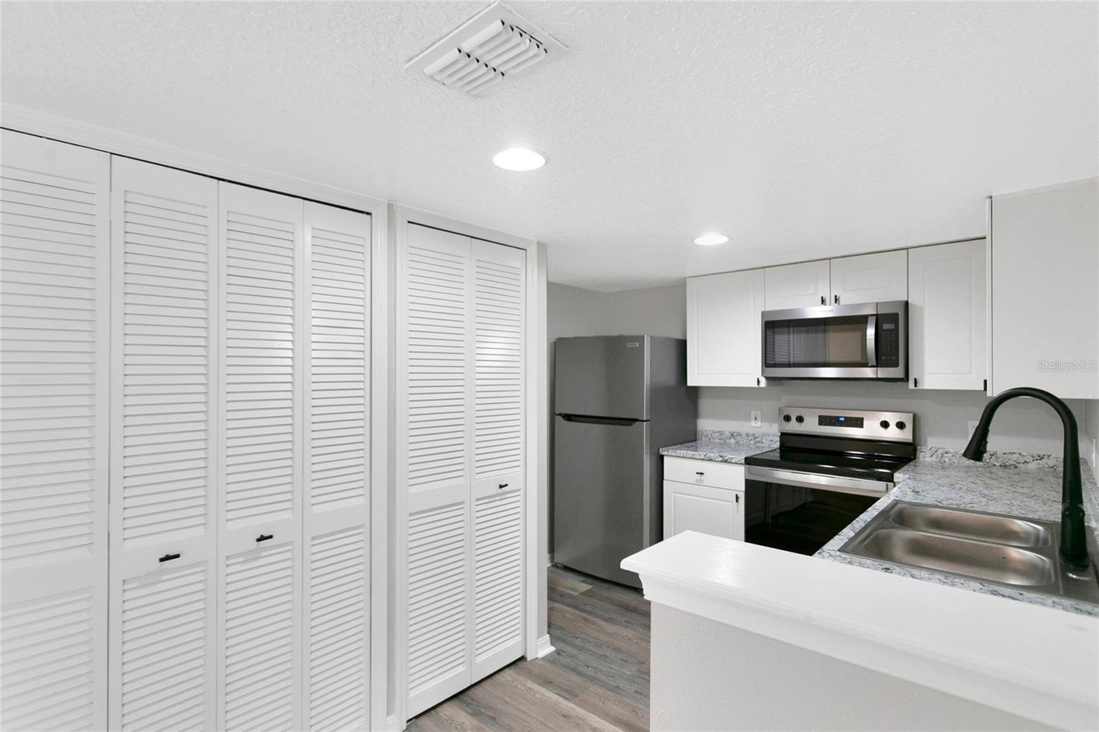 GRAND PALMS CONDO 4 PH 1 - Residential