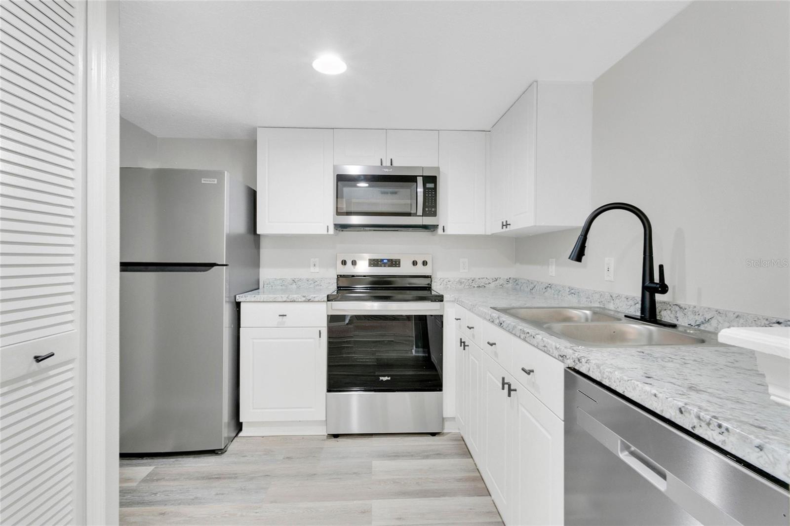 GRAND PALMS CONDO 4 PH 1 - Residential