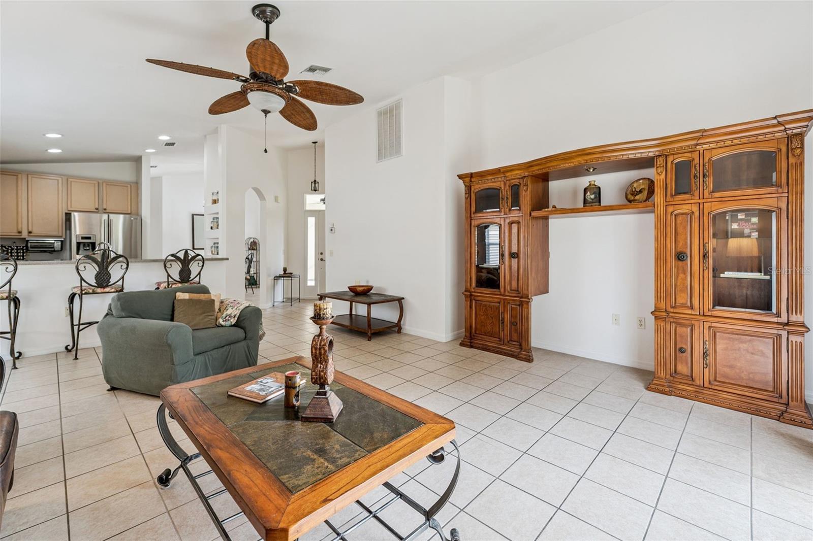 400 LAKE SUZANNE DRIVE