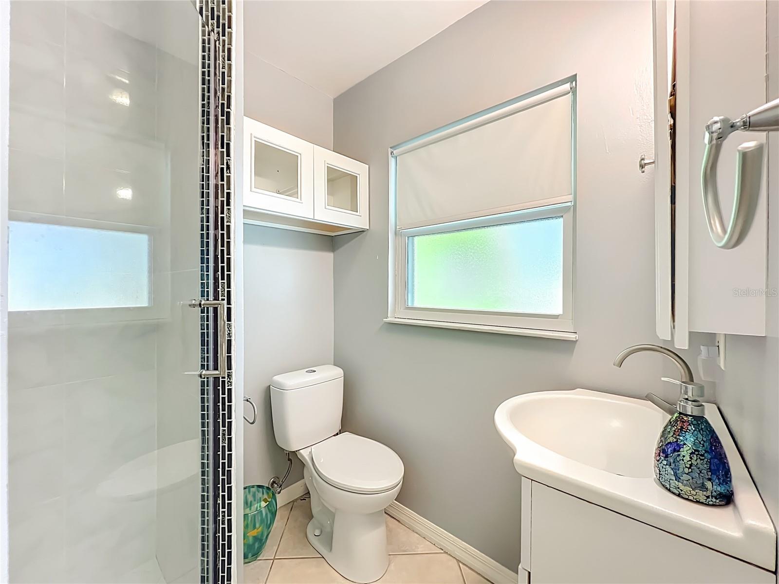 SUBURBAN SHORES - Residential