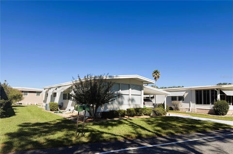 Tiny photo for 353 Hawthorne Boulevard, Leesburg, FL 34748 (MLS # G5119387)