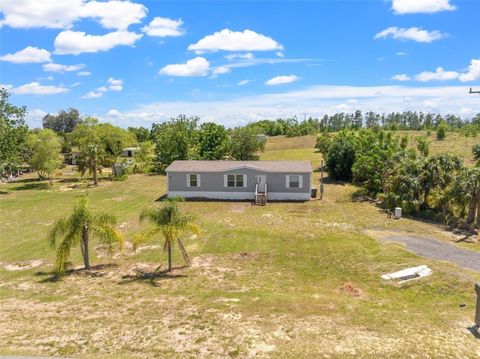 A home in LAKE WALES