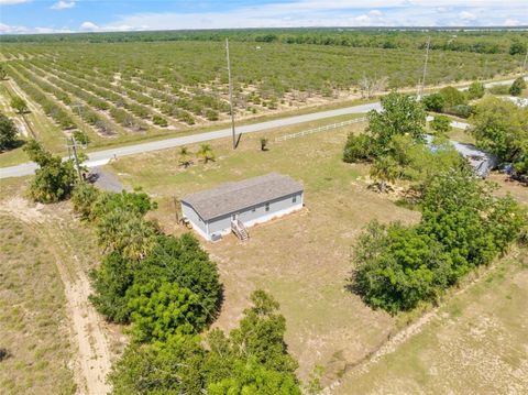 A home in LAKE WALES