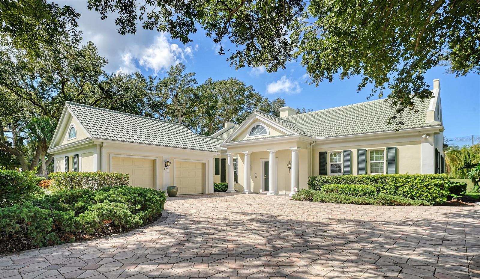 227 SAINT JAMES PARK