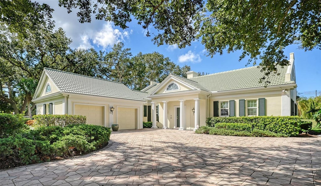 Photo of 227 Saint James Park, Osprey, FL 34229 (MLS # N6146292)