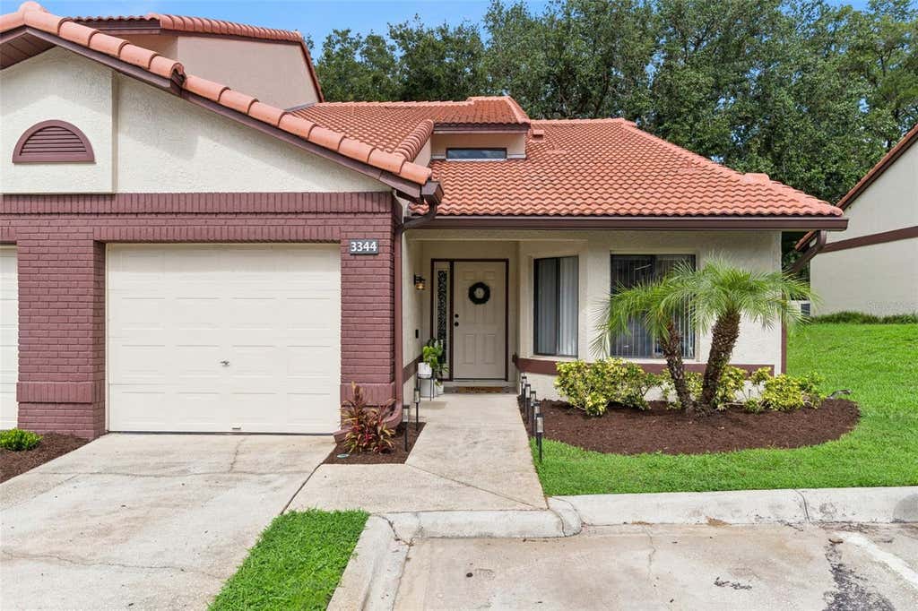 Photo of 3344 Gray Fox Cove #4, Apopka, FL 32703 (MLS # G5114939)