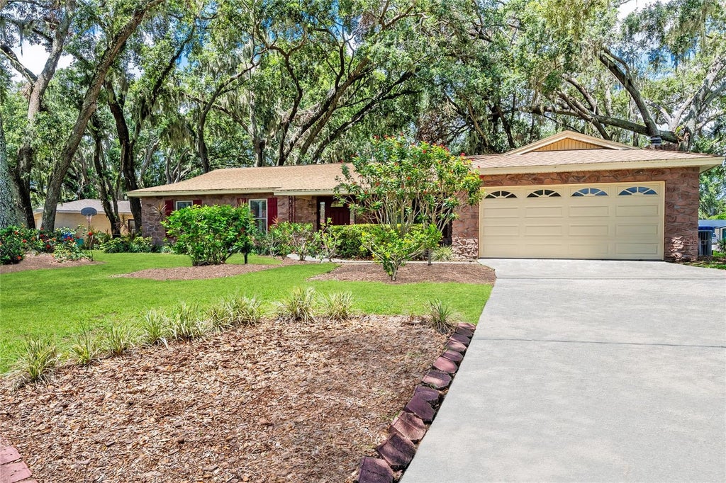 Photo of 616 Pawn Way, Seffner, FL 33584 (MLS # TB8397314)