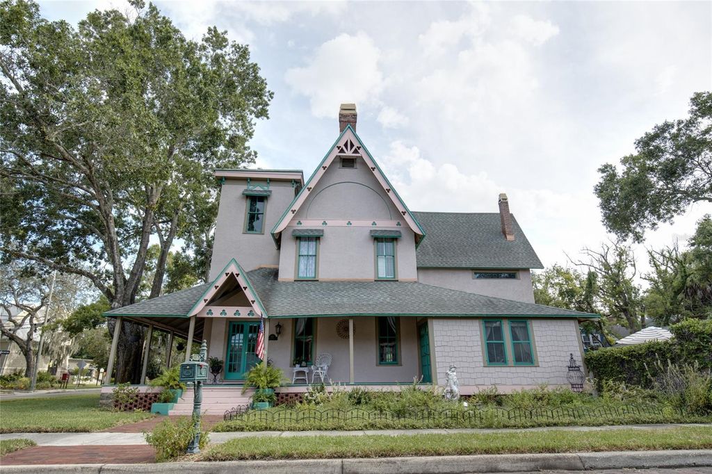 Photo of 101 Read Street, Tarpon Springs, FL 34689 (MLS # TB8429930)