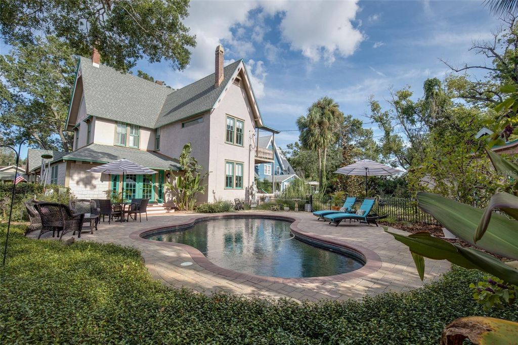 Photo of 101 Read Street, Tarpon Springs, FL 34689 (MLS # TB8429930)