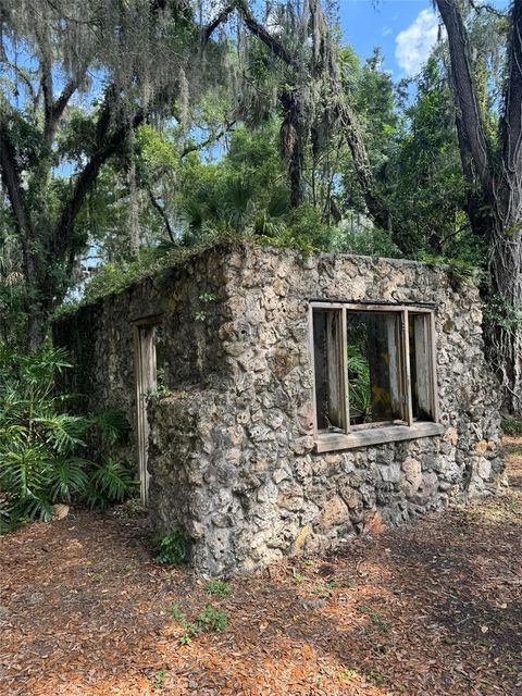 A home in LAND O LAKES