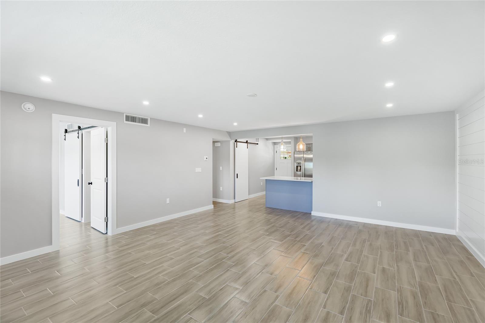 LAKE TIPPECANOE - Residential