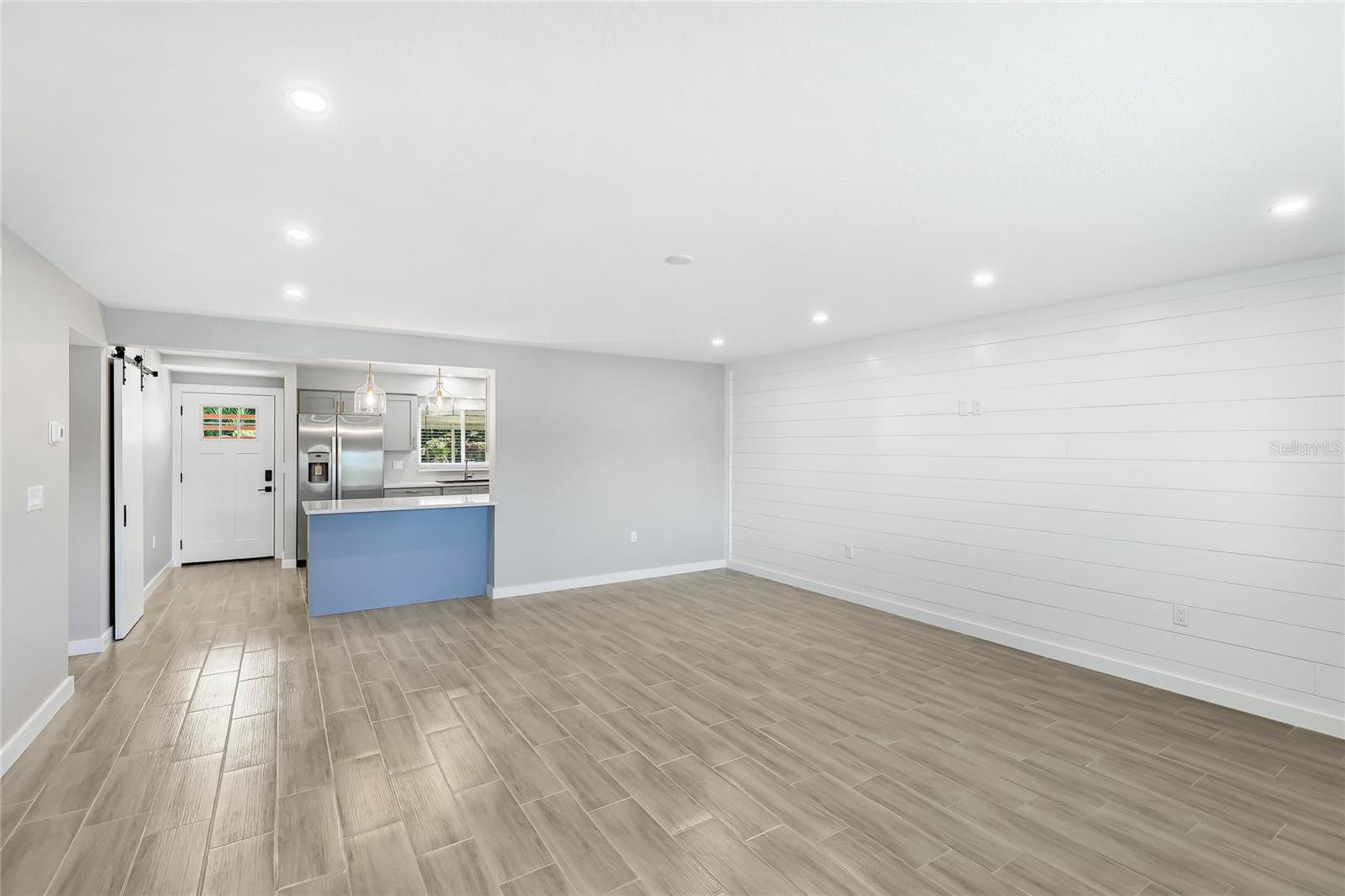 LAKE TIPPECANOE - Residential